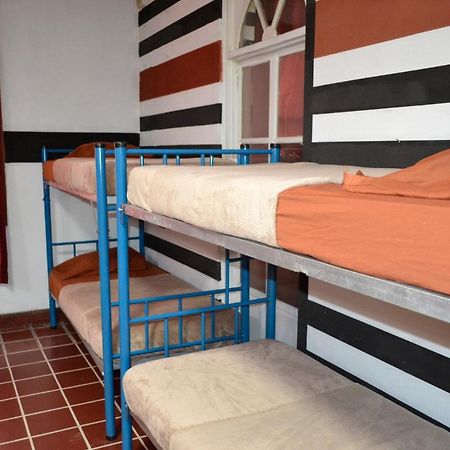 4 Grados Hostal Bed and Breakfast Guatemala-Stad Buitenkant foto